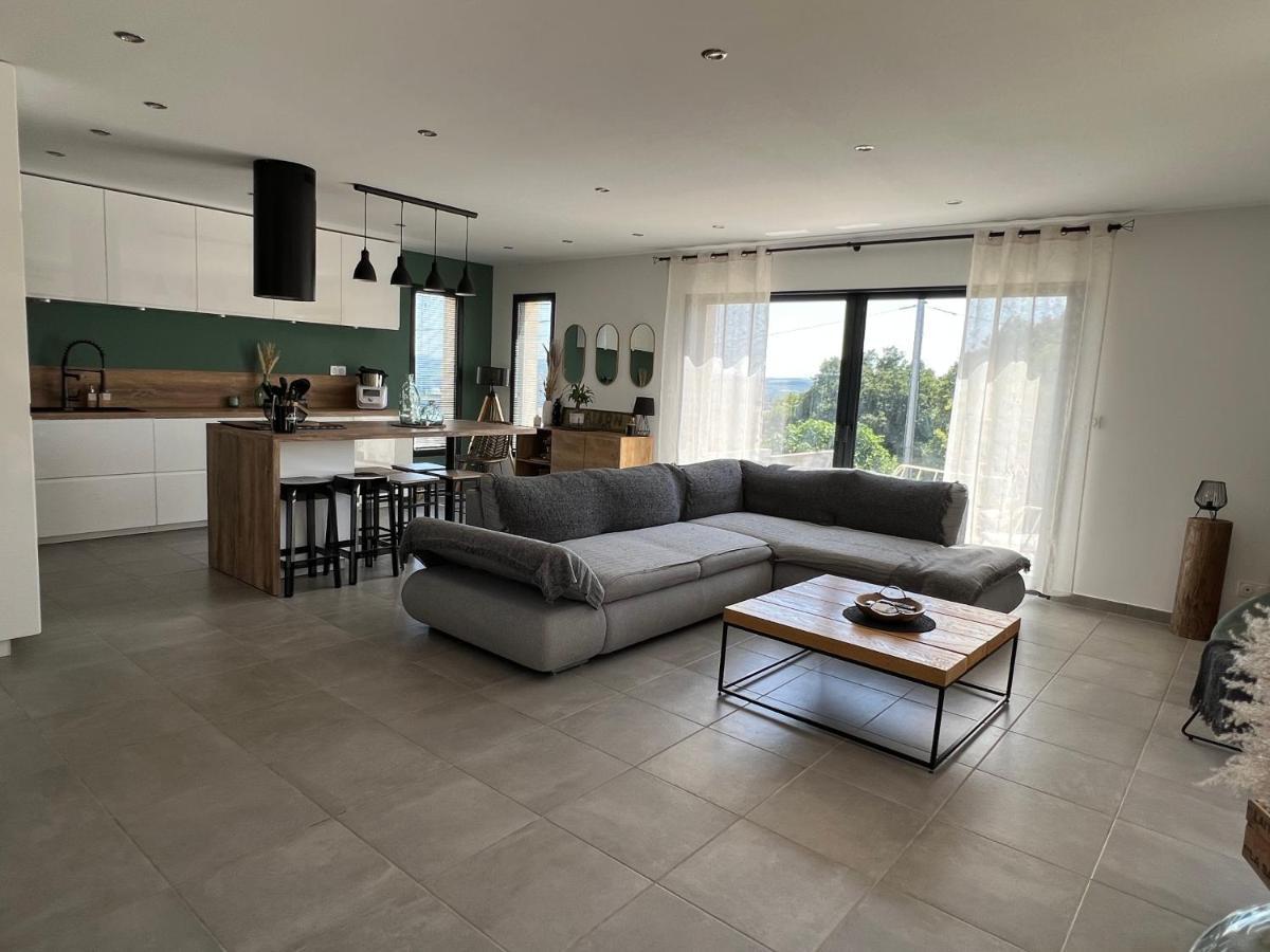 Agreable Villa Recente Au Coeur D'Un Charmant Petit Village Sernhac Luaran gambar